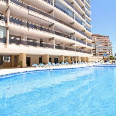 Sleeps 3 With Pool Air Con And Wifi *